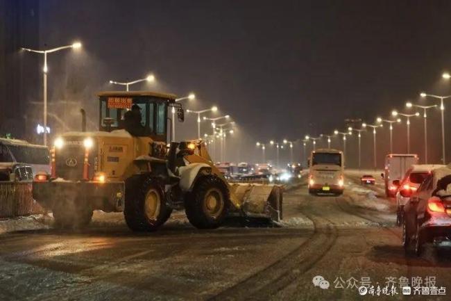 济南大暴雪下了387个大明湖 暖心瞬间感动全城