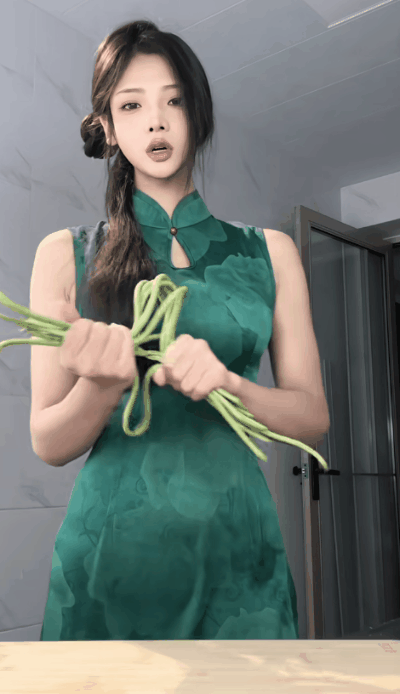 被短视频性感厨娘们用豆角狂抽屁股后，我还是没有学会做饭